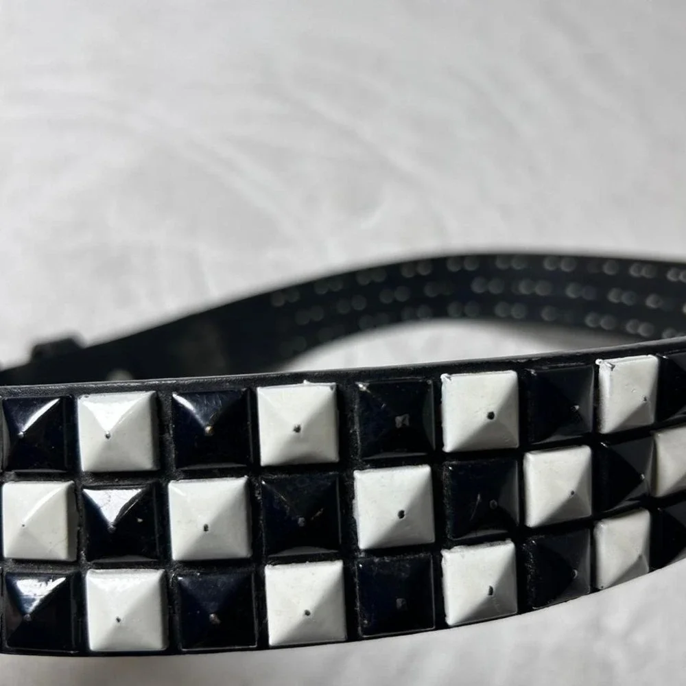 black‎ & white checkered studded belt #punk #grunge #festival